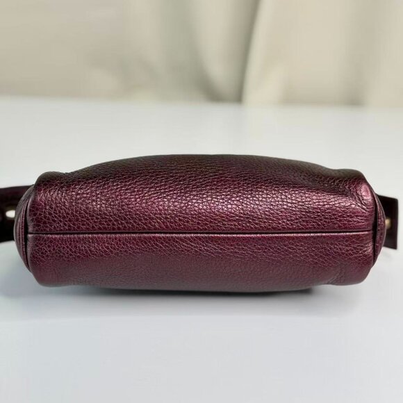 Gucci Burgundy Metallic Leather Soho Clutch Handbag with Iconic Logo Design - Picture 5 of 9